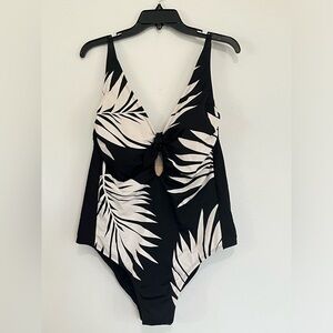 Kona Sol Swimsuit One Piece Keyhole Tropical Print Black White 20 NEW